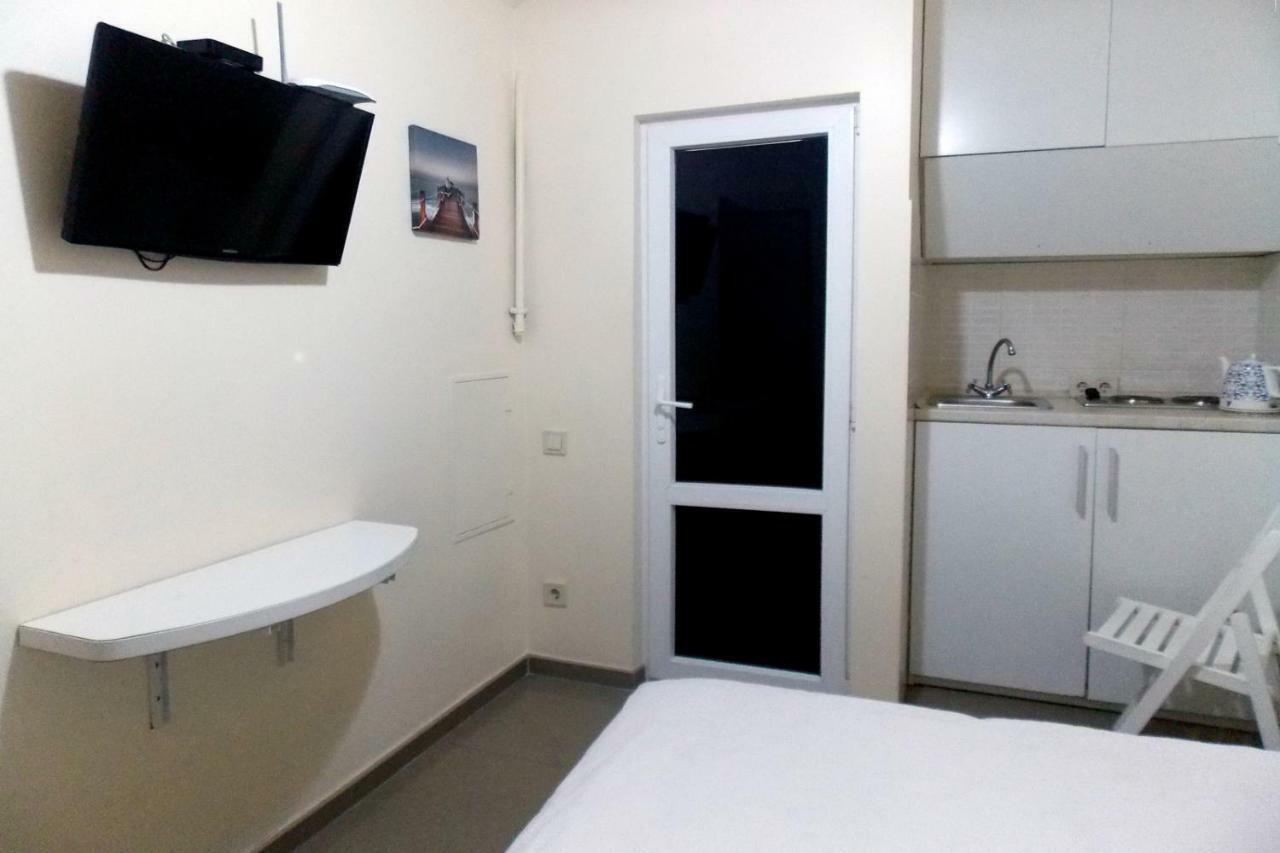 Compact Studio In The City Center Apartment Lviv Luaran gambar